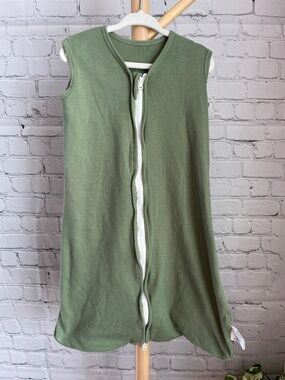 ⭐️⭐️ PICK 5 / $20 Sleeveless Olive Green Zip Front Sleepsack